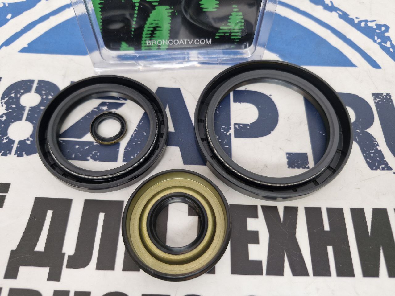 Комплект сальников редуктора квадроциклов Kawasaki Brute Force AT-03585-2