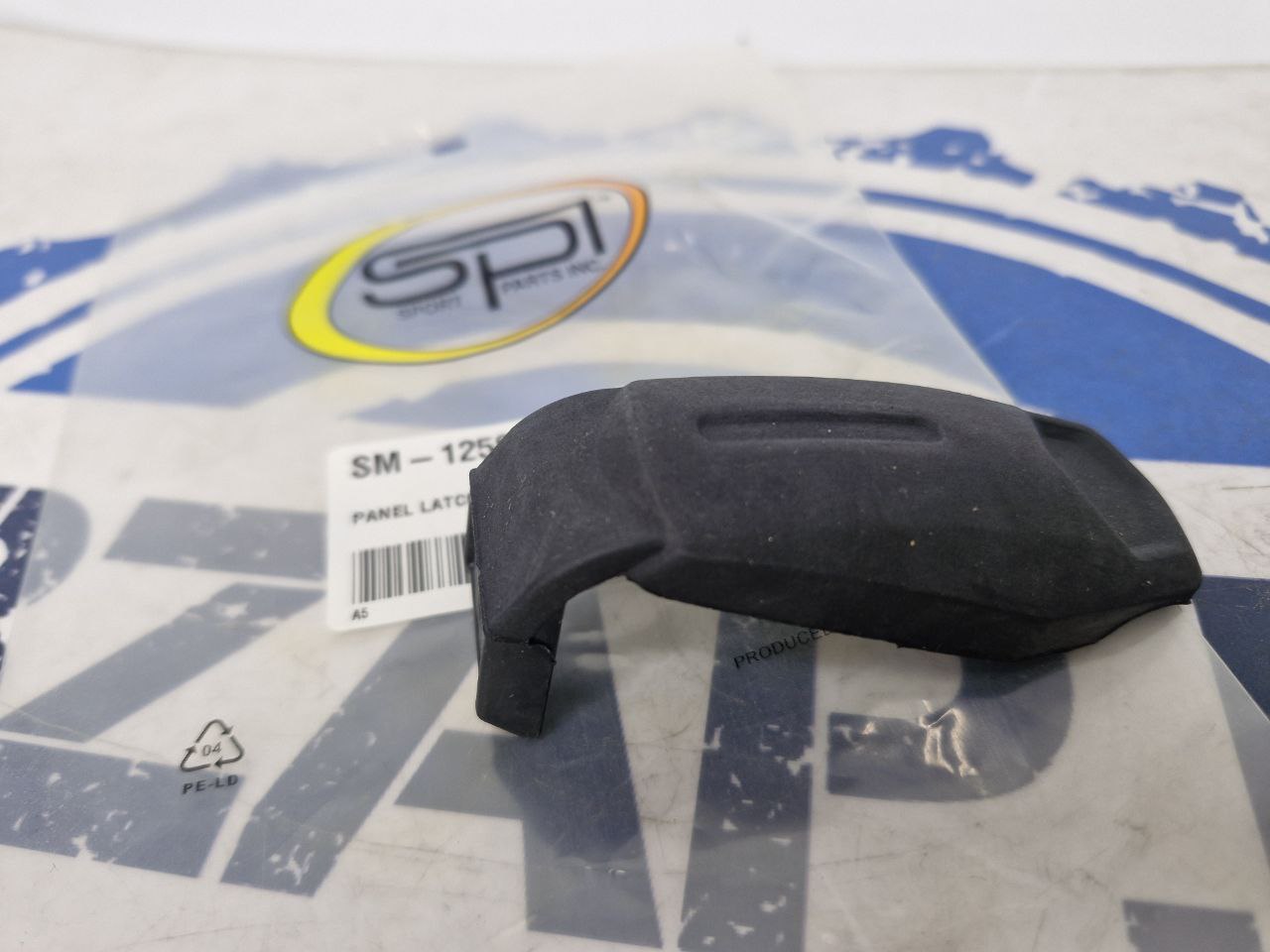 Замок (фиксатор) капота снегоходов BRP Ski-Doo Lynx SM-12598