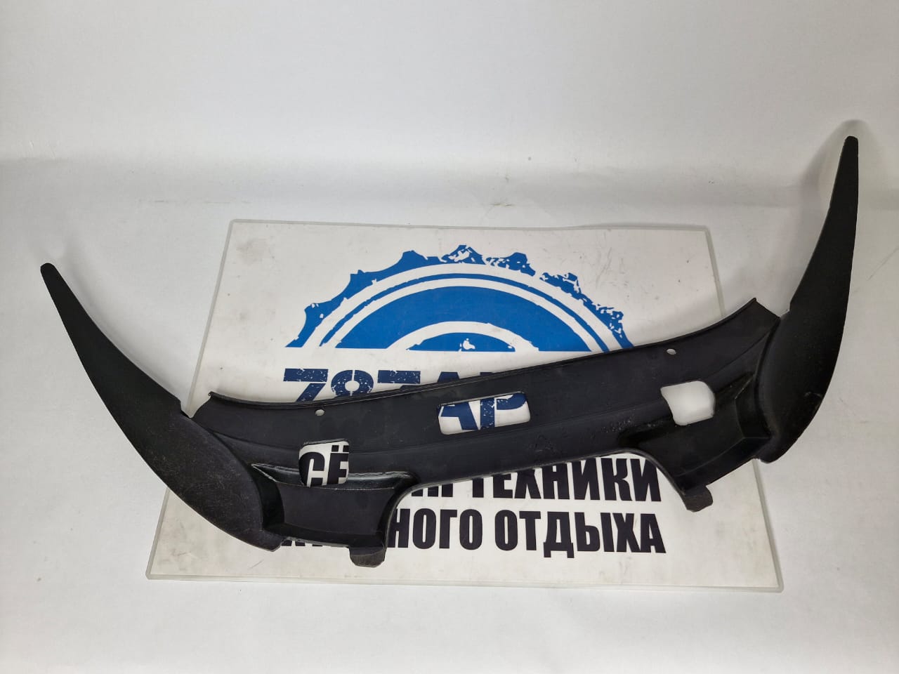 Крышка петель крепления бампера снегоходов BRP Ski-Doo Skandic Lynx ST 605252352-1