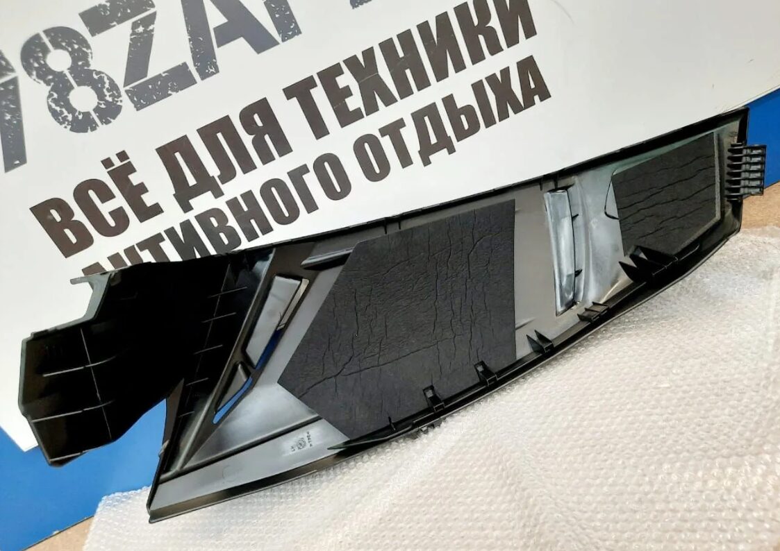 Панель боковая нижняя левая снегоходов Arctic Cat BearCat 570/Z1 2718-349-1