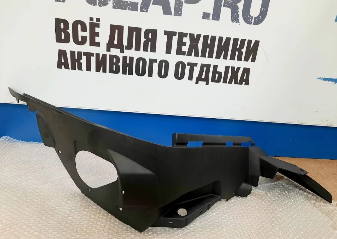 Пластиковый передний поддон/ корпус правый снегоходов BRP Ski-Doo Grand-Touring MXZ GSX Renegade 502006877-2