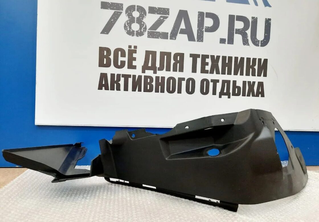 Пластиковый передний поддон/ корпус правый снегоходов BRP Ski-Doo Grand-Touring MXZ GSX Renegade 502006877