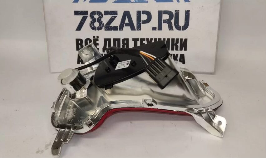 Задняя правая фара стоп-сигнала в сборе трициклов BRP Can-Am Spyder 710001441-1