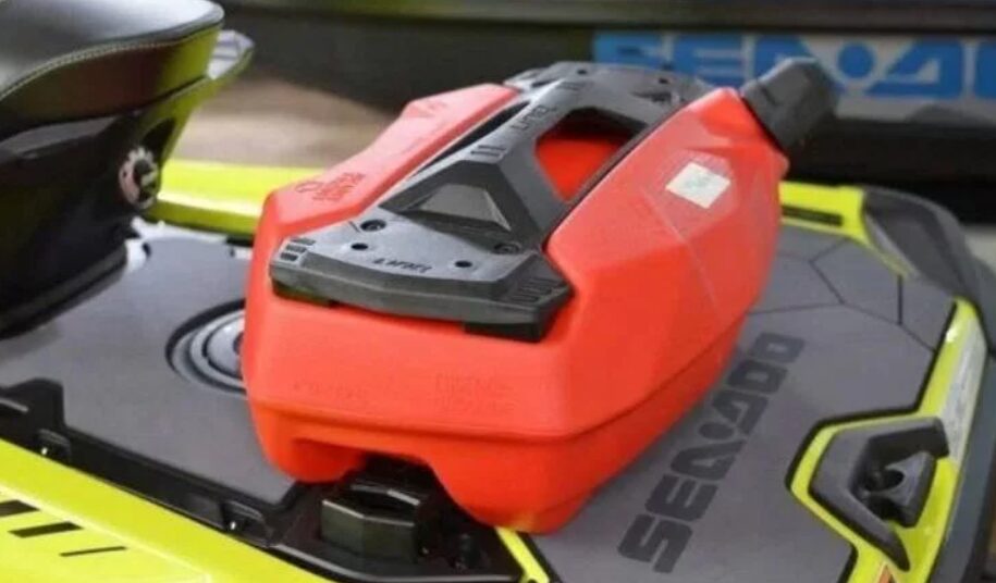 Канистра топливная гидроциклов BRP Sea-Doo 14,5 л с креплением linq 295100950-3