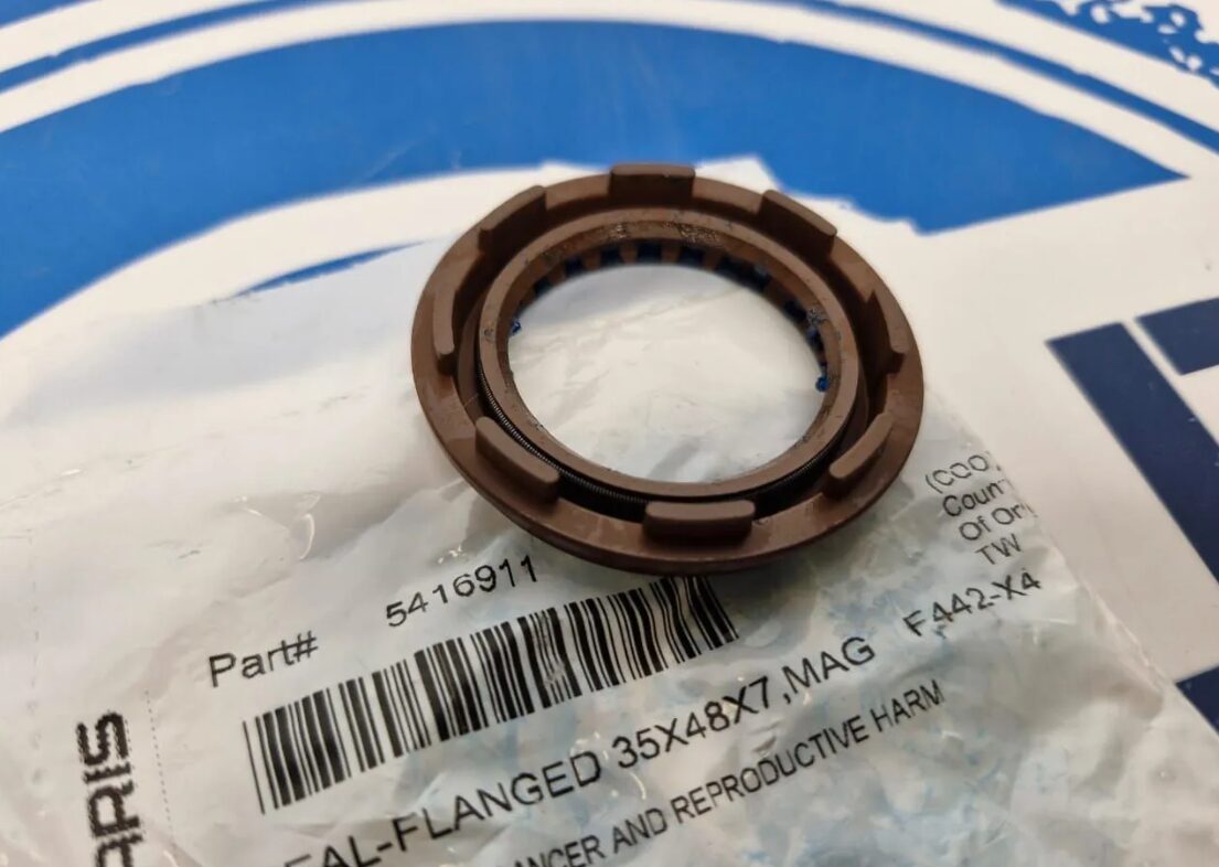 Сальник коленвала снегоходов Polaris Axys/ Indy/ RMK 5416911-1