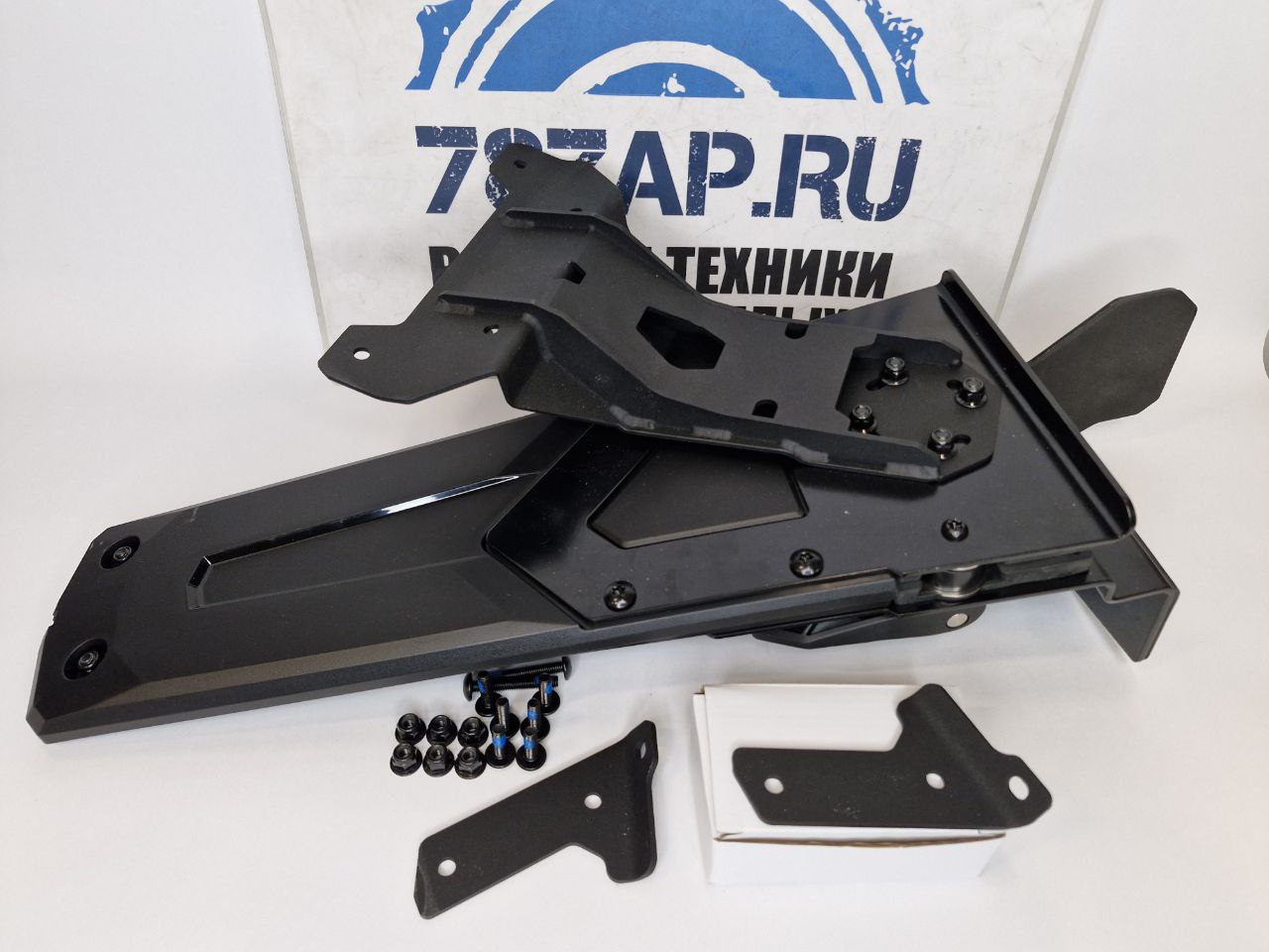 Держатель бензопилы снегоходов BRP Ski-Doo REV Gen4 20″, 24' 860201827-2