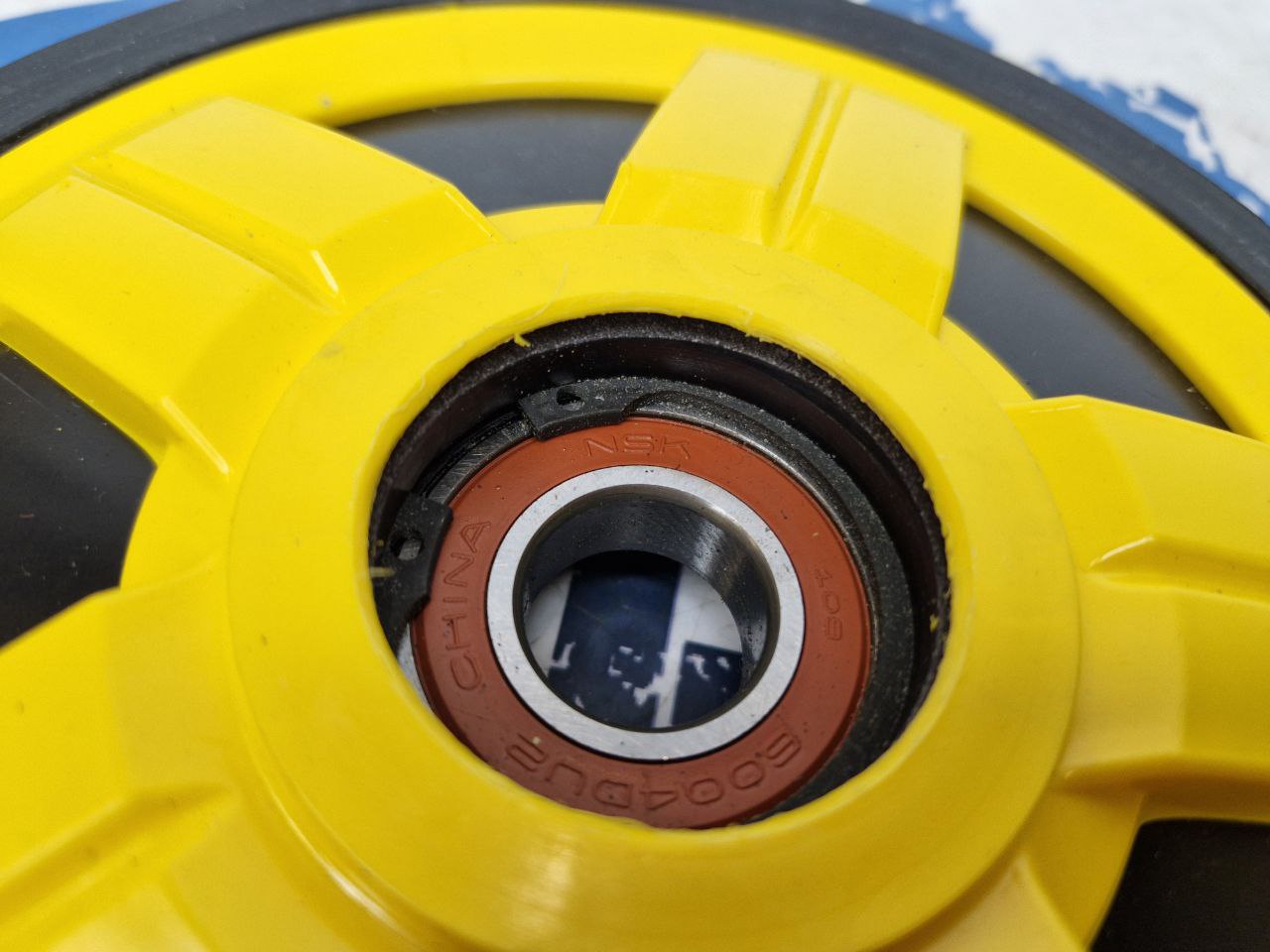 Ролик каток снегоходов BRP Ski-Doo 180мм желтый 503190342-2