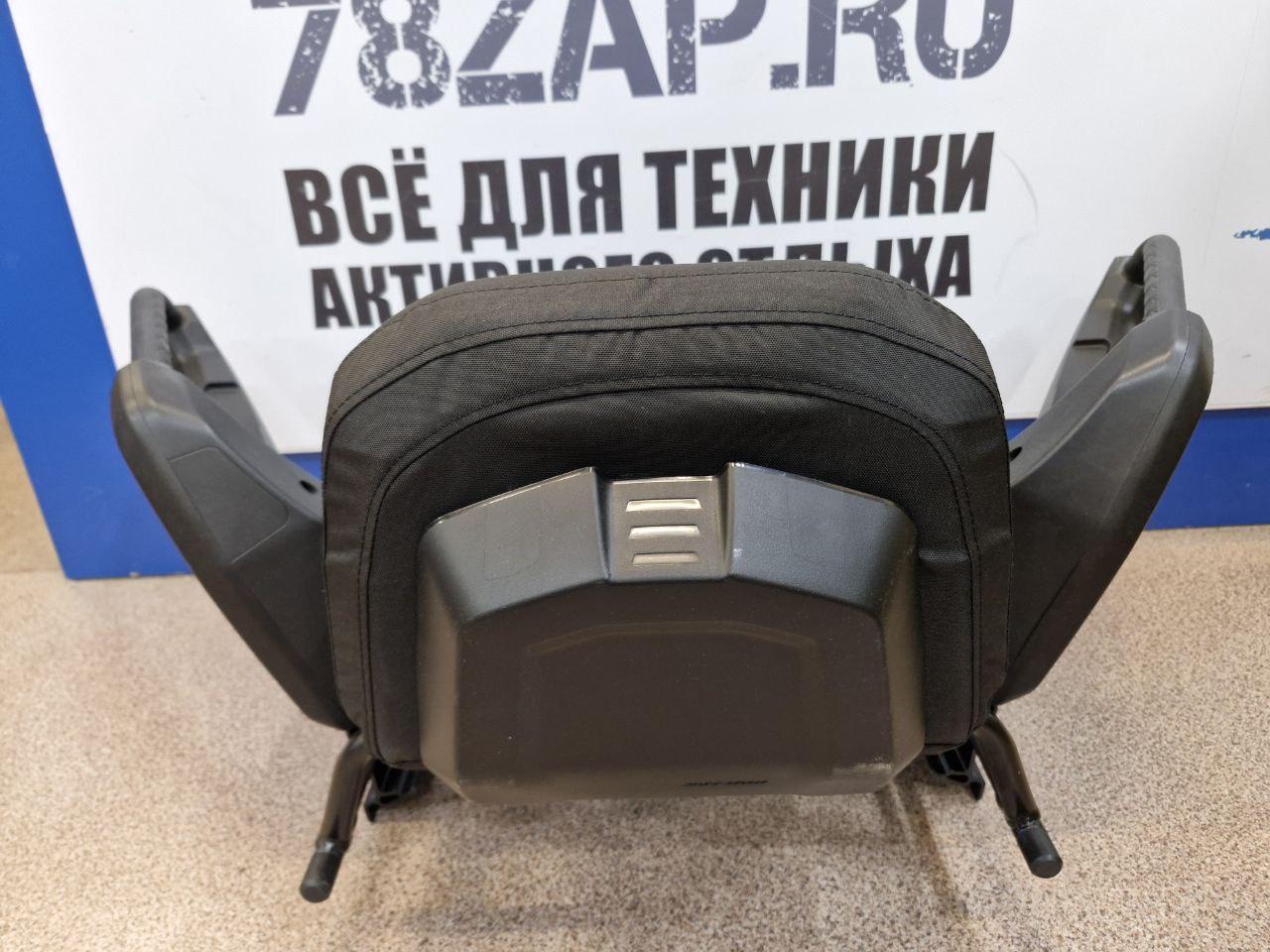 Сиденье пассажирское 1+1 снегоходов BRP Ski-Doo Lynx Radien-X/ REV G4 860202037-2