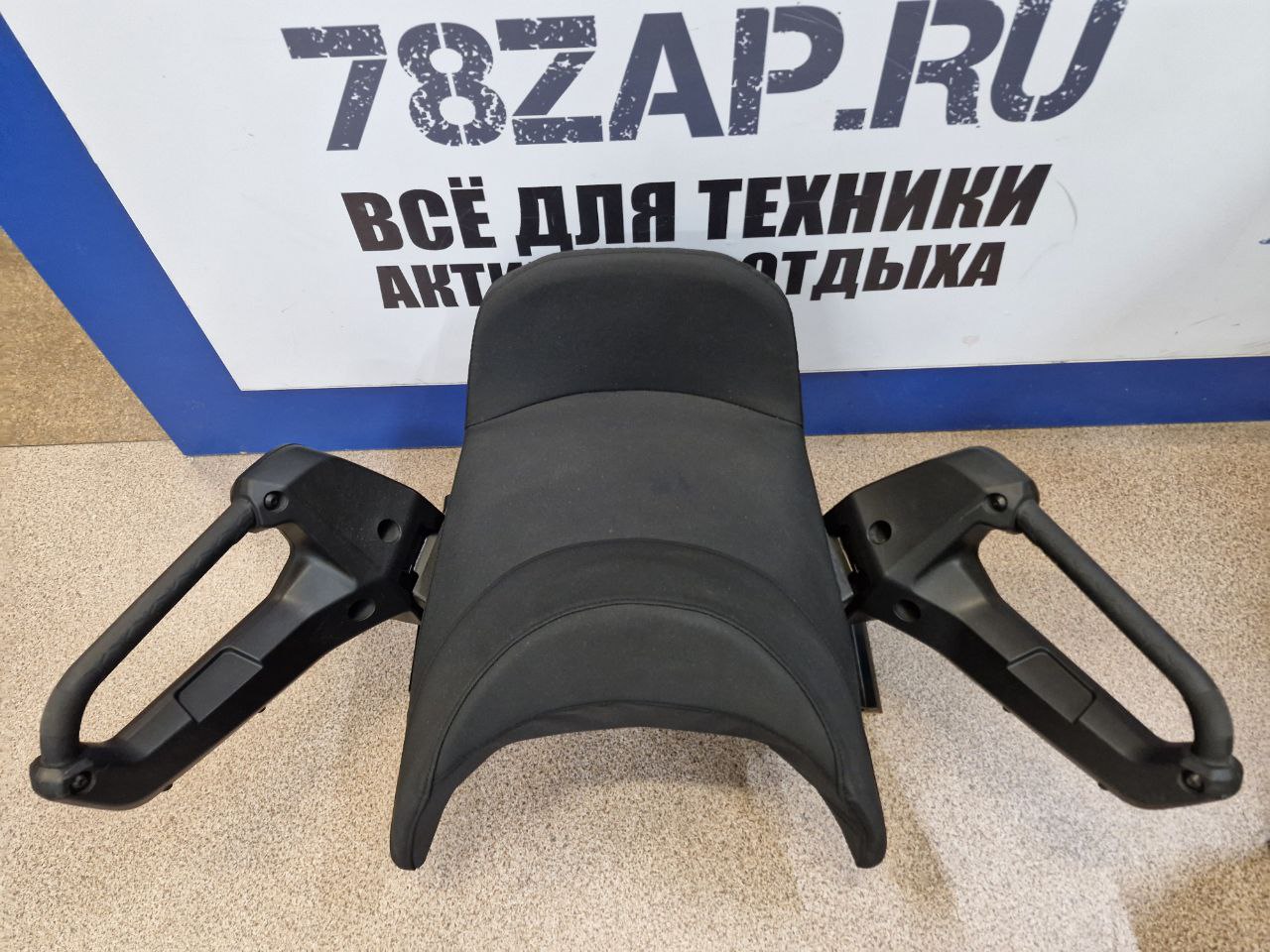 Сиденье пассажирское 1+1 снегоходов BRP Ski-Doo Lynx Radien-X/ REV G4 860202037