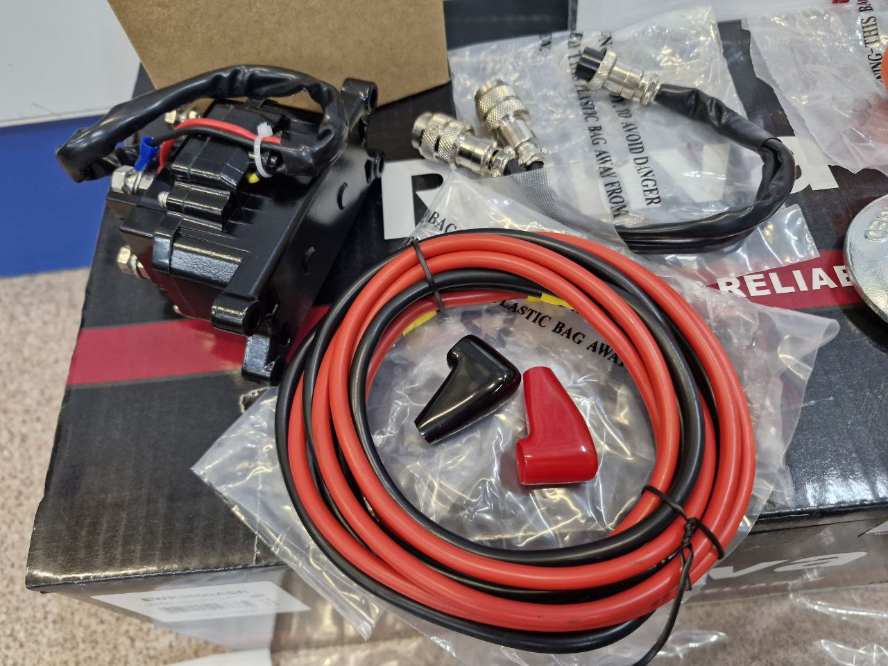 Лебёдка электрическая квадроциклов12V Runva 3500A lbs (синтетический трос) 1588 кг EWP3500ASR-4