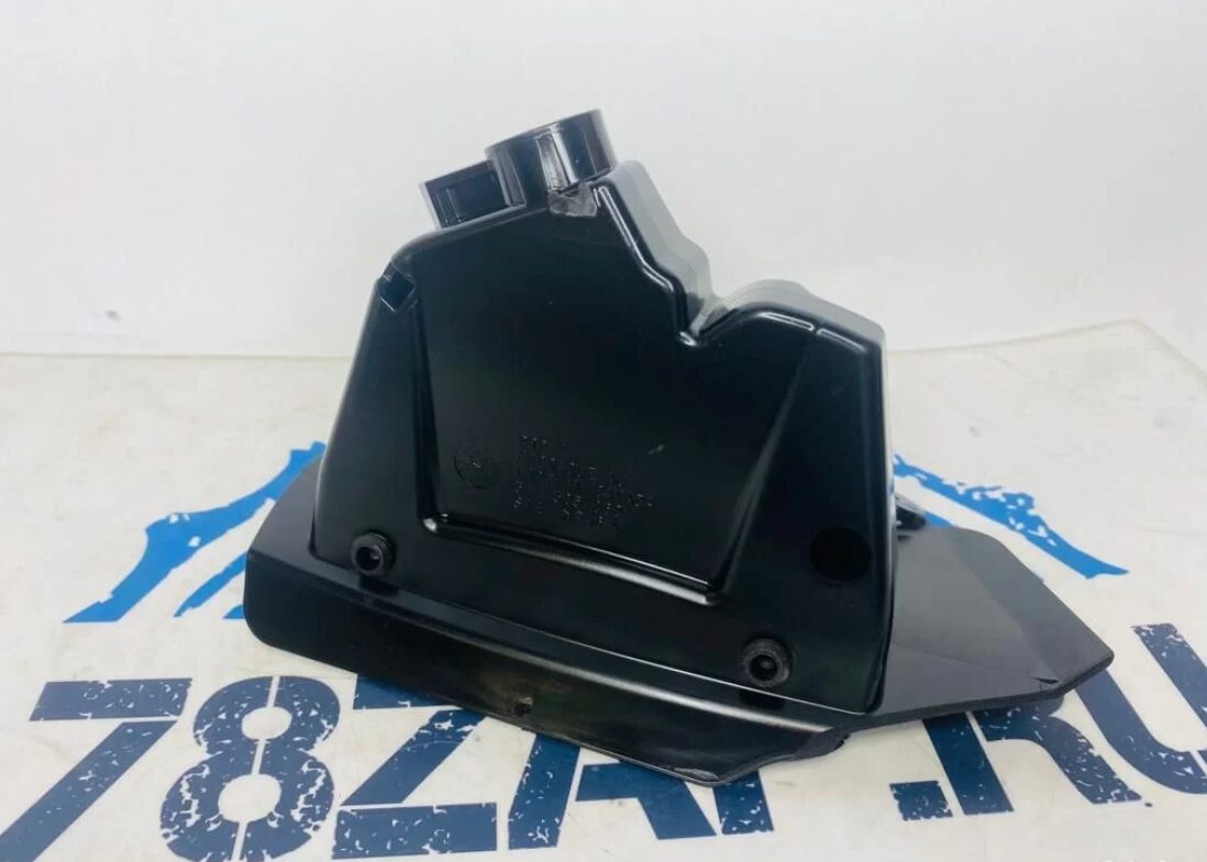 Кожух накладка под ручку ручного стартера снегохода BRP Ski-Doo Lynx 517305496-1