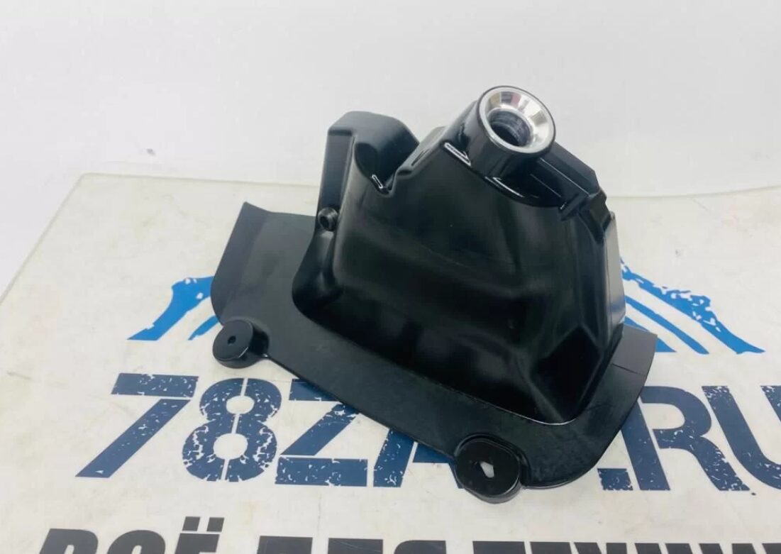 Кожух накладка под ручку ручного стартера снегохода BRP Ski-Doo Lynx 517305496