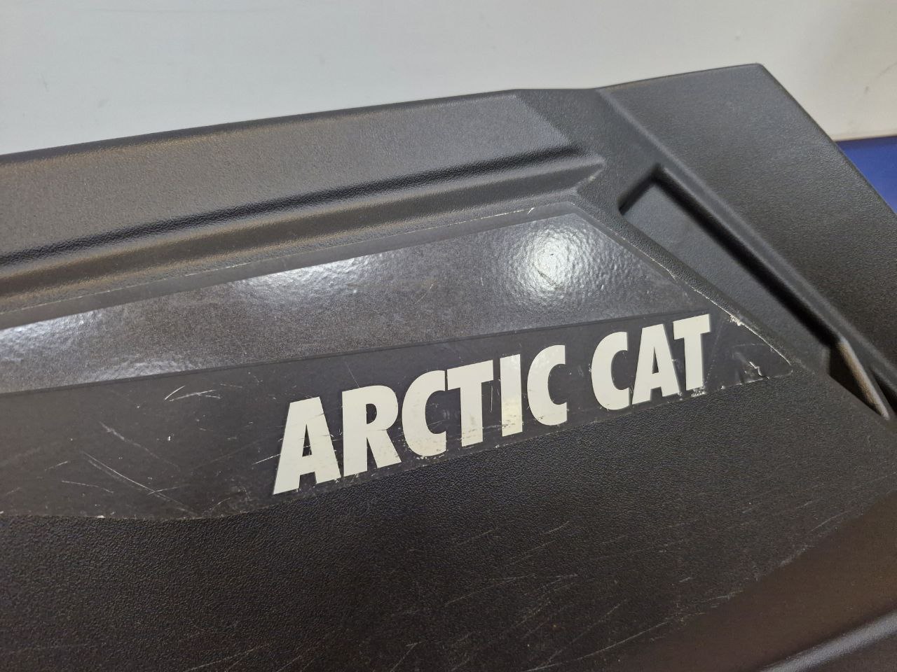 Панель боковая нижняя левая снегоходов Arctic Cat 570 XT, Z1 3718-799-4