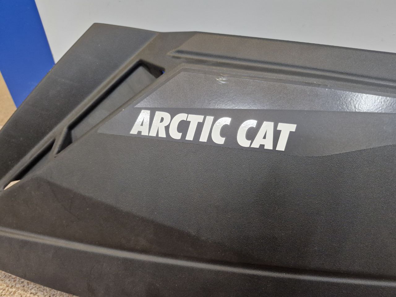 Панель боковая нижняя правая снегоходов Arctic Cat 570 XT, Z1 3718-798-2