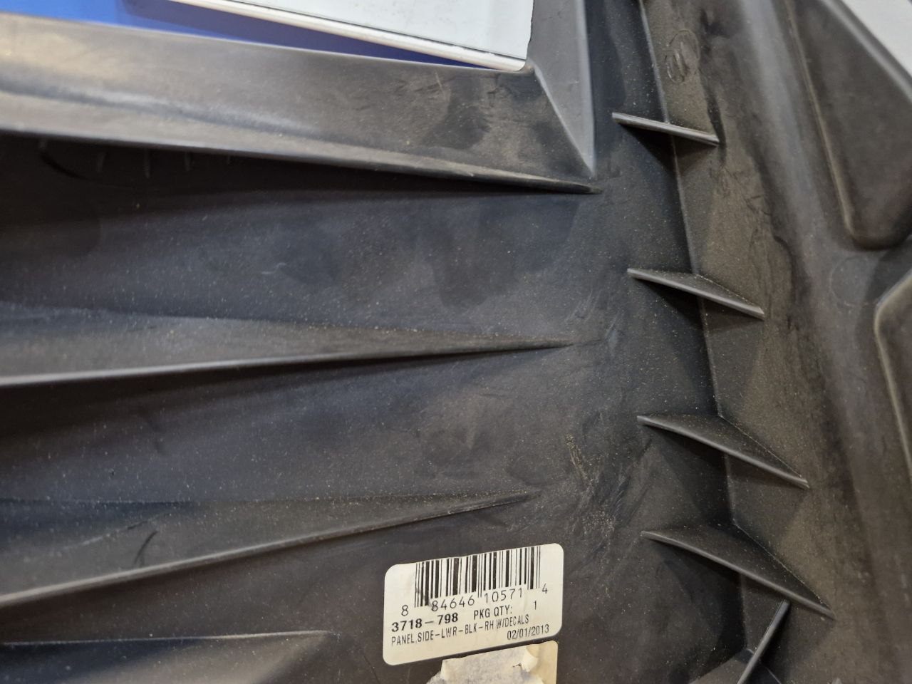Панель боковая нижняя правая снегоходов Arctic Cat 570 XT, Z1 3718-798-4