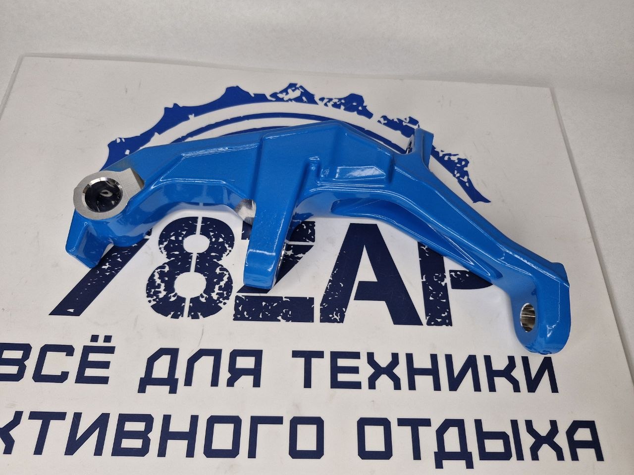 Кулак/шпиндель левый снегоходов BRP Ski-Doo Lynx 505074484
