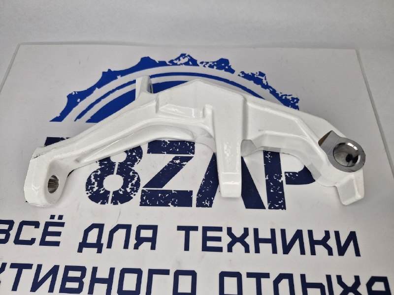 Кулак/шпиндель правый снегоходов BRP Ski-Doo Lynx 505074634